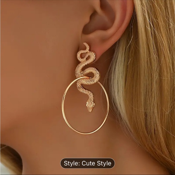 Snake earrings with hoop for pierced ears golden tone Halloween - Picture 5 of 5